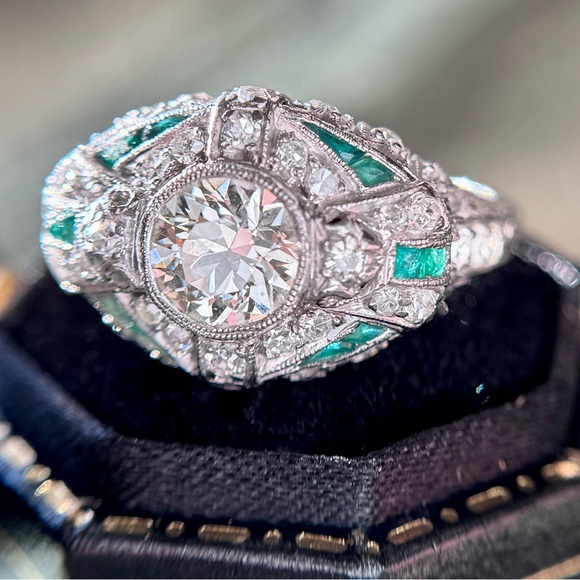 Art Deco Platinum Diamond Emerald Engagement Ring - Picture 17 of 17